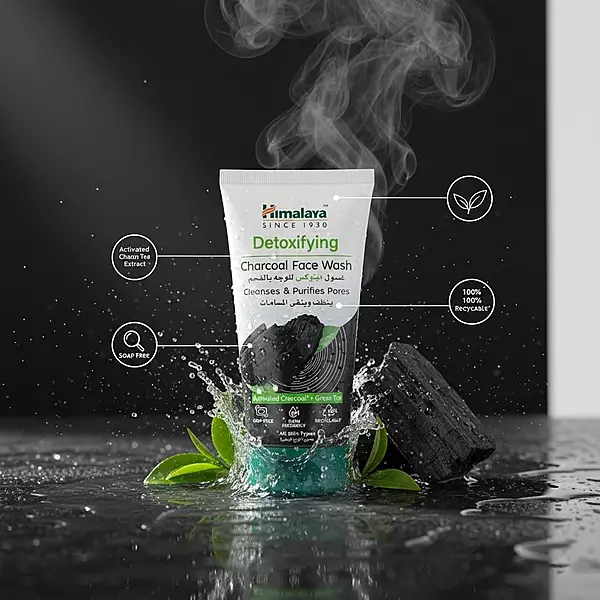 Himalaya Detoxifying Charcoal Face Wash โ 100ml